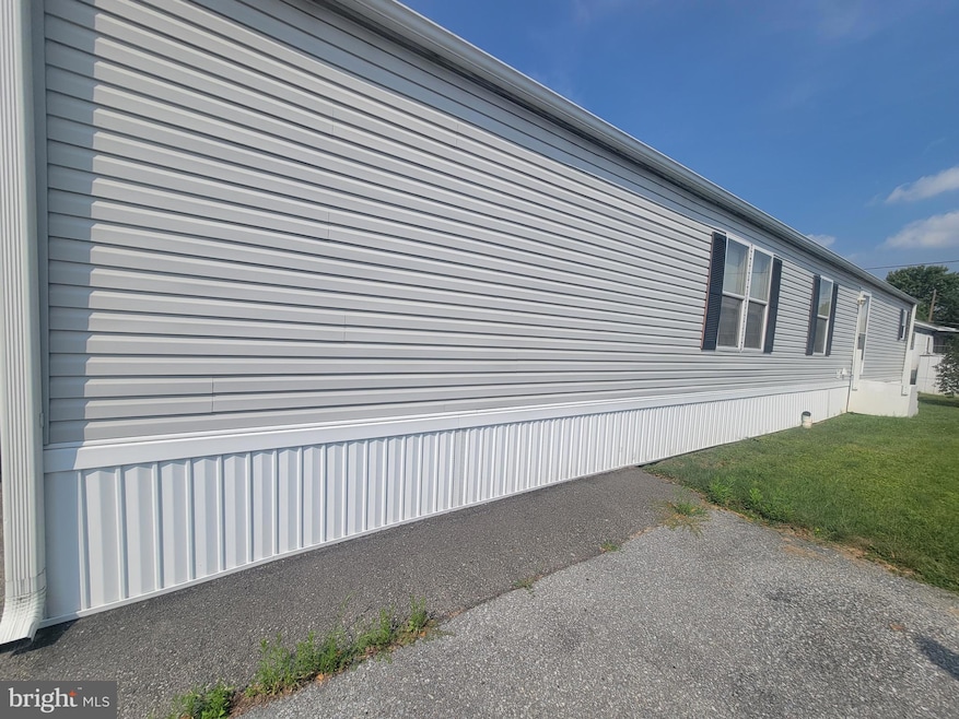 998 S Krocks Rd, Allentown, PA 18106 - photo 1