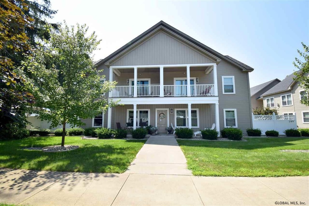 289 Jefferson St unit 24, Saratoga Springs, NY 12866 - photo 1