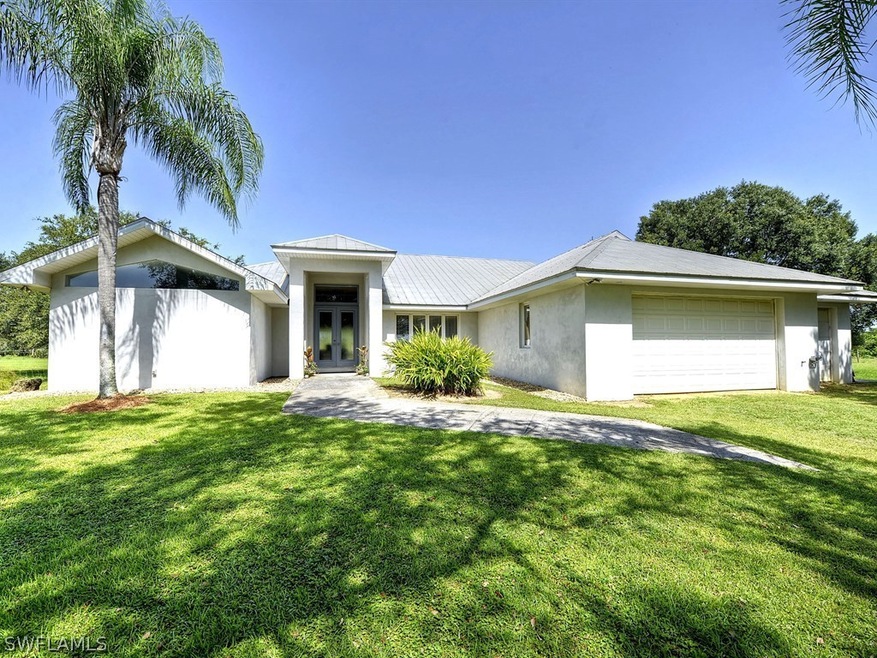 18451 Cypress Creek Ln, Alva, FL 33920 - photo 1