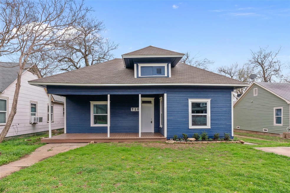 718 W Monterey St, Denison, TX 75020 - photo 1