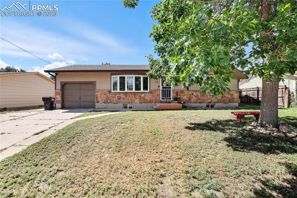 521 Clearview Dr, Fountain, CO 80817 - photo 1