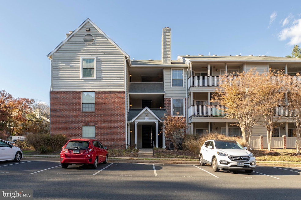 12154 Penderview Terrace unit 1231, Fairfax, VA 22033 - photo 1