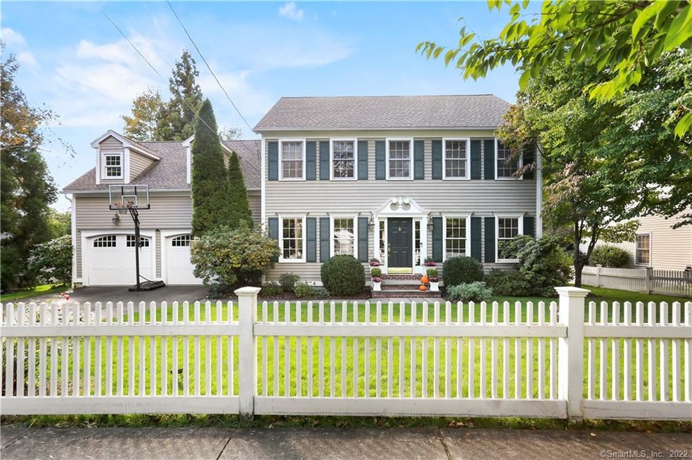 1553 Mill Plain Rd, Fairfield, CT 06824 - photo 1