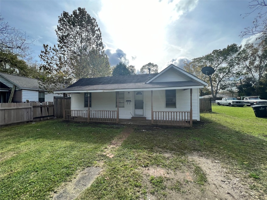 230 E Southland Ave, Alvin, TX 77511 - photo 1