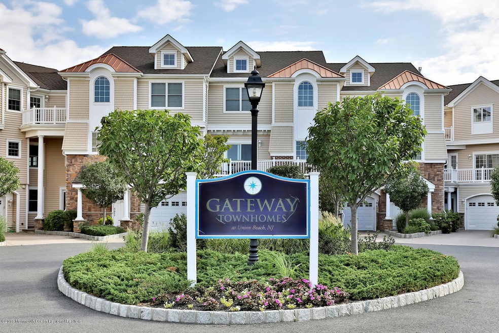 207 Gateway Ct Union Beach NJ-large-001-