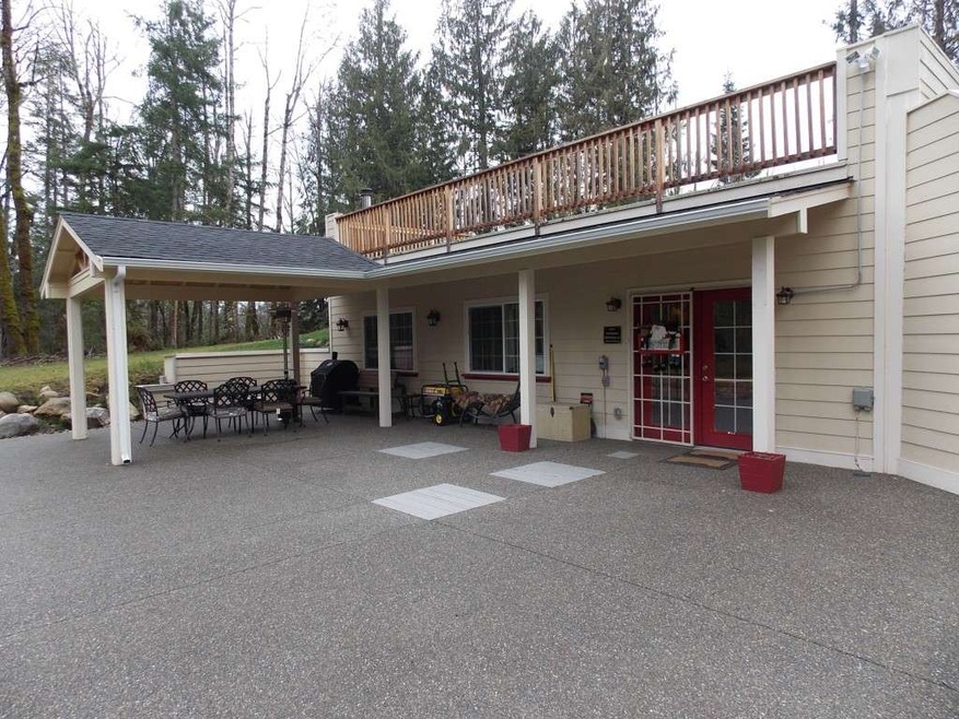 17039 Russian Hill Ln SE, Rainier, WA 98576 - photo 1