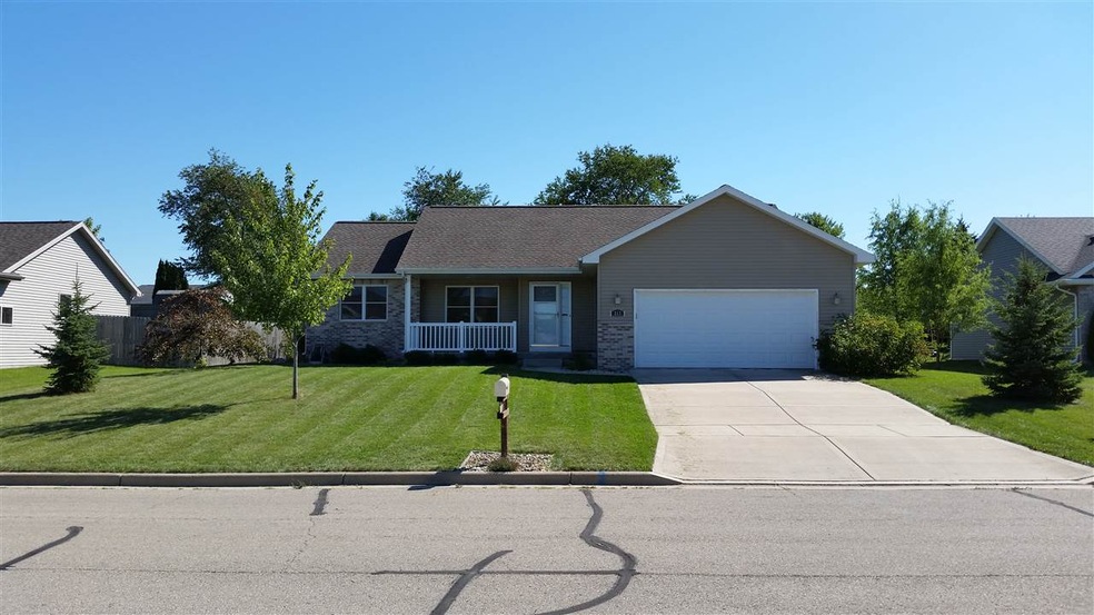 213 Genesis Dr, Evansville, WI 53536 - photo 1