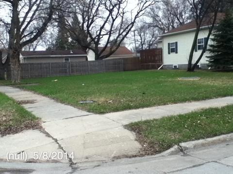 1818-1 1524 5th St N summer 1
