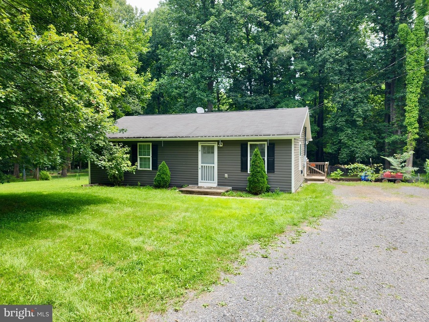 38 End Rd, Bunker Hill, WV 25413 - photo 1