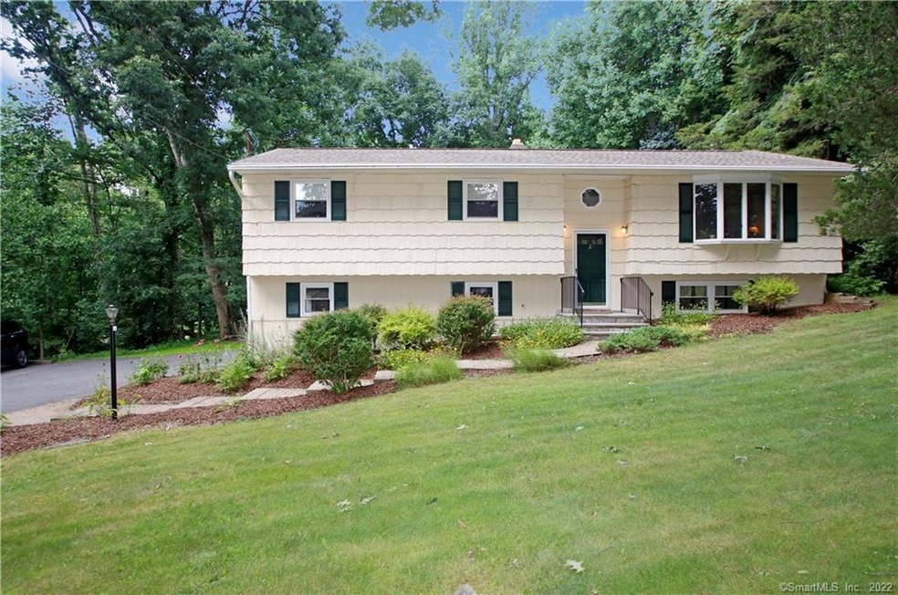 16 Nelson Ln, Newtown, CT 06470 - photo 1