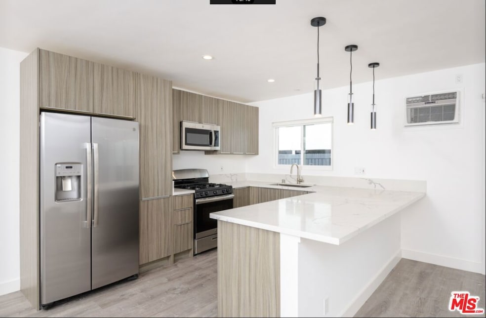 1261 N Laurel Ave, West Hollywood, CA 90046 - photo 1