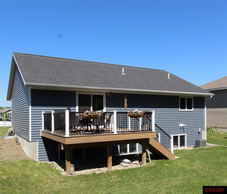 17 Village Ln, New Ulm, MN 56073 - photo 1