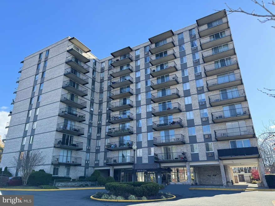 Barcroft Hills Condominium unit 914, Baileys Crossroads, VA 22041 - photo 1