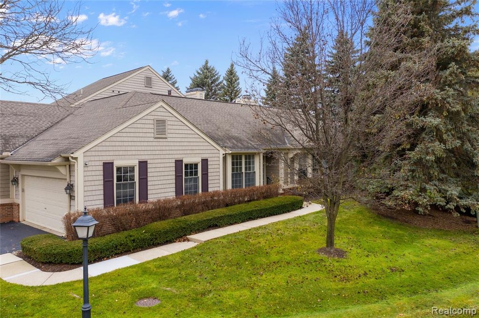 2401 Wildbrook Run, Bloomfield Hills, MI 48304 - photo 1