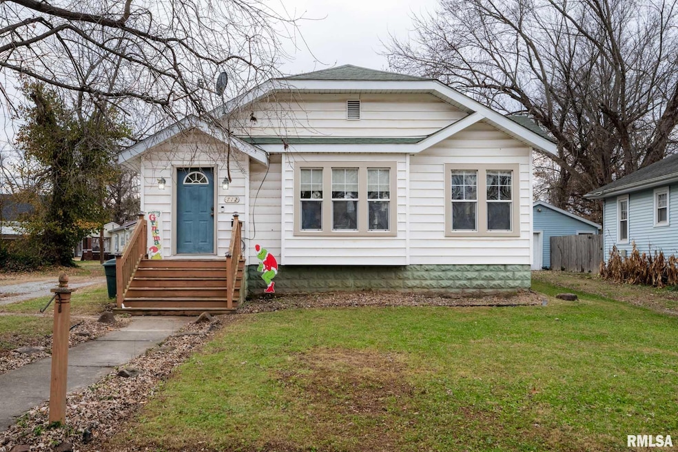 712 Circle Dr, Marion, IL 62959 - photo 1