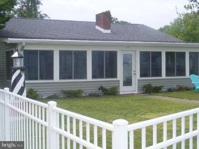 427 Irving Ave, Colonial Beach, VA 22443 - photo 1