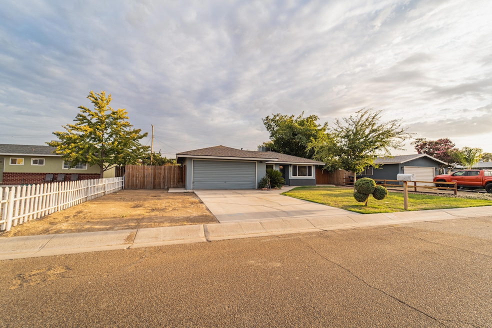 1435 W Sunnyside Ave-01