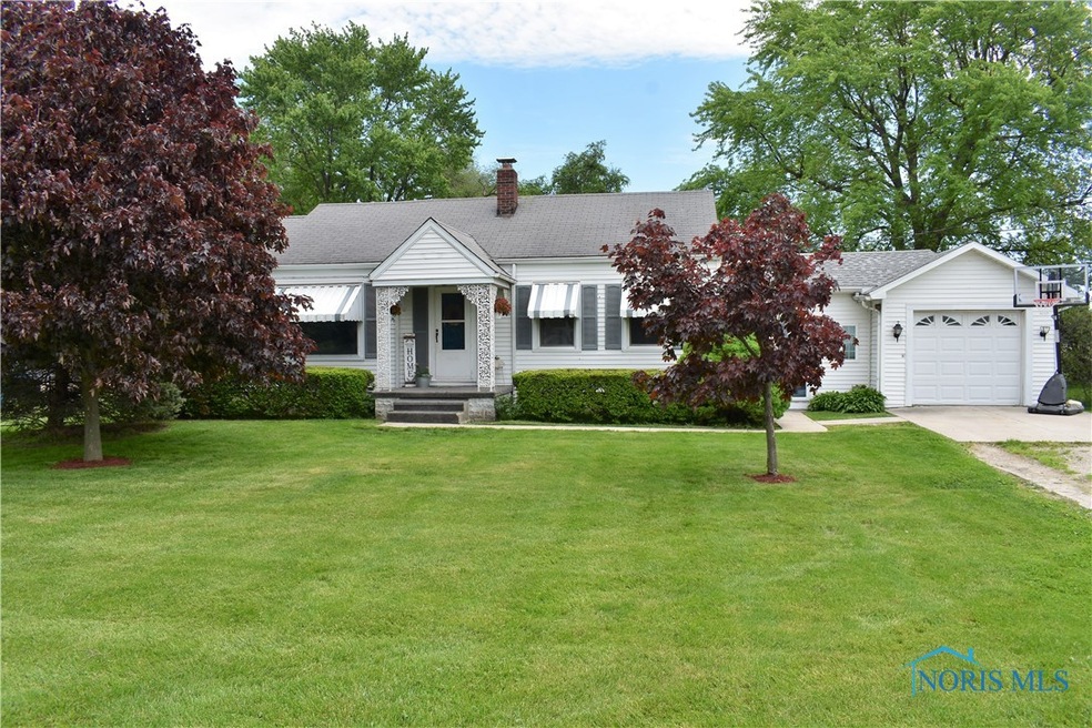 Cute curb appeal!