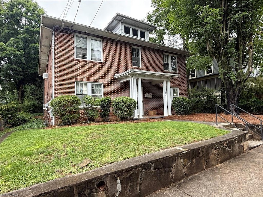 For Rent $975/month
