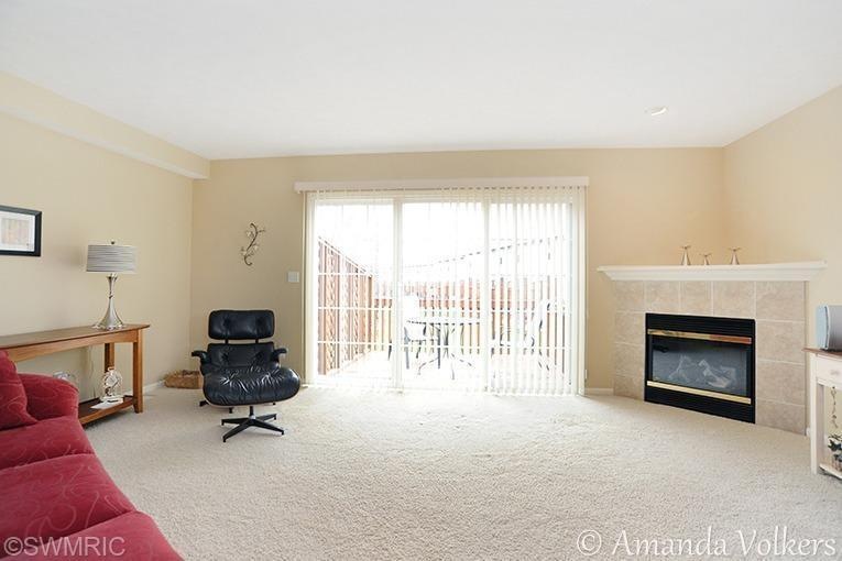 784 Stevenspoint SE, Byron Center, MI 49315 - photo 1