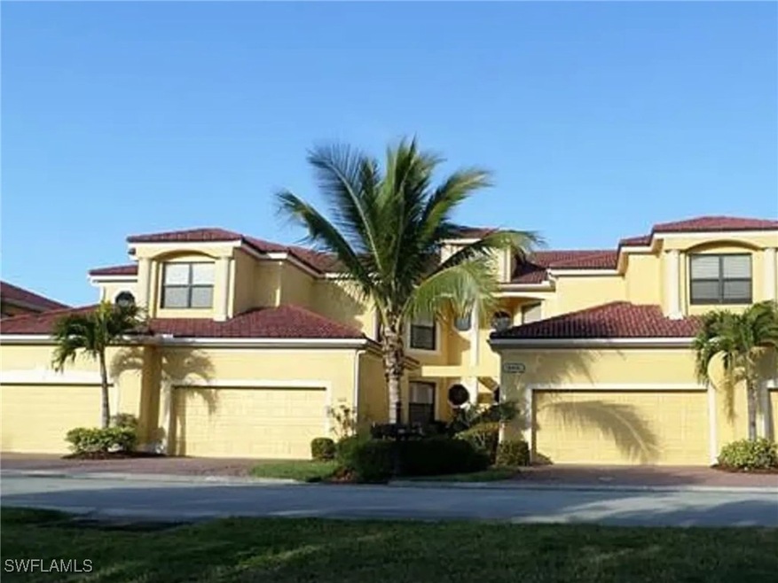 Fully remodeled condo with new air conditioner, ho