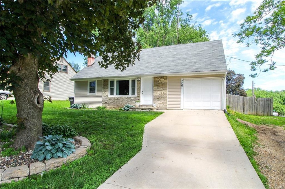 4707 SW 6th St, Des Moines, IA 50315 - photo 1