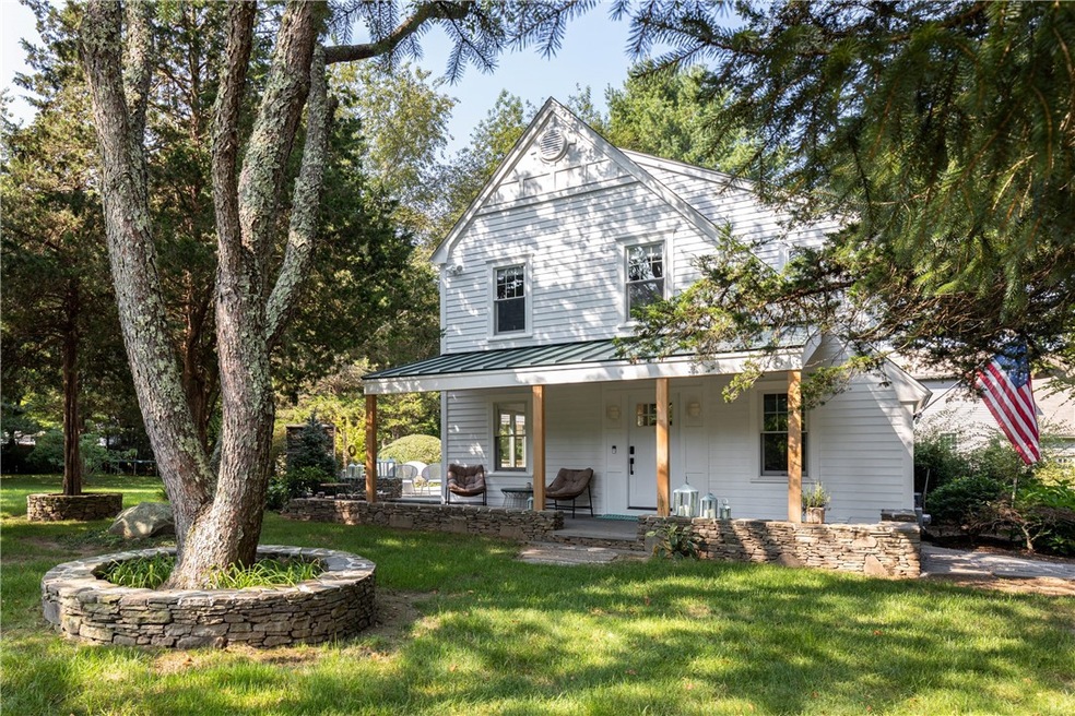 2 Scull St, Jamestown, RI 02835 - photo 1