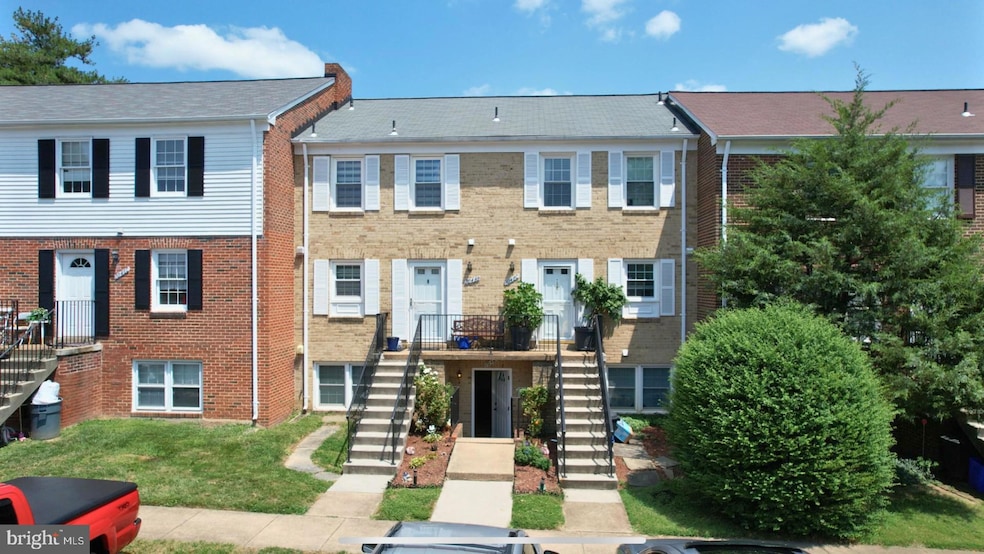 1048A Brixton Ct, Sterling, VA 20164 - photo 1