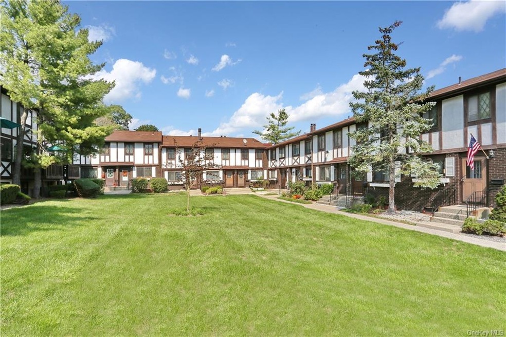 128 Buckingham Ct unit 128, Pomona, NY 10970 - photo 1