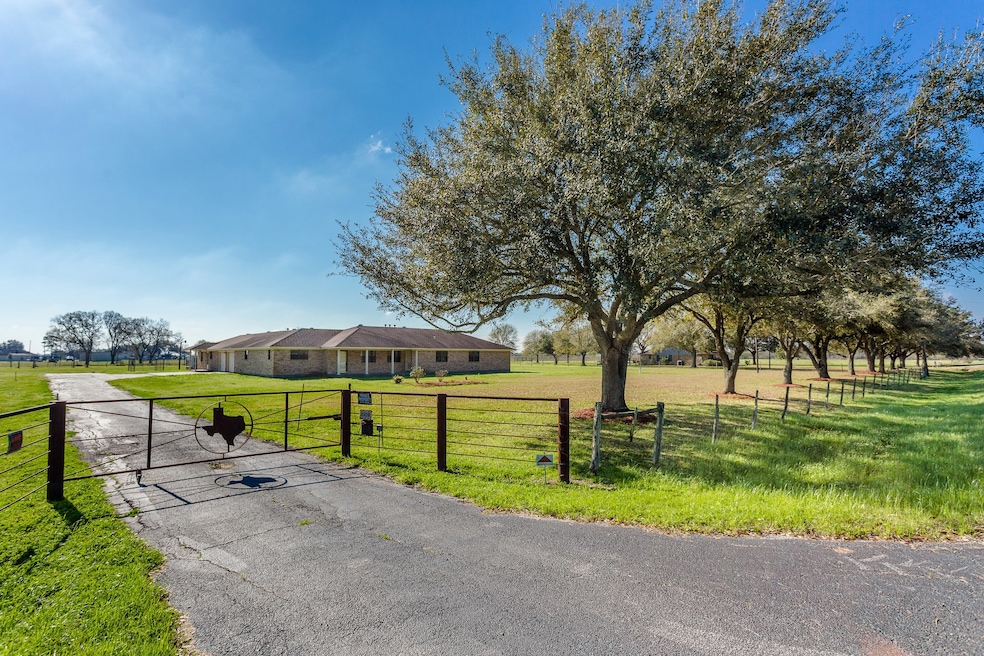 4303 Sims Rd, Rosenberg, TX 77471 - photo 1
