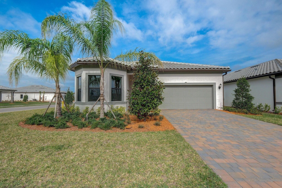 837 SE Courances Dr, Port Saint Lucie, FL 34984 - photo 1