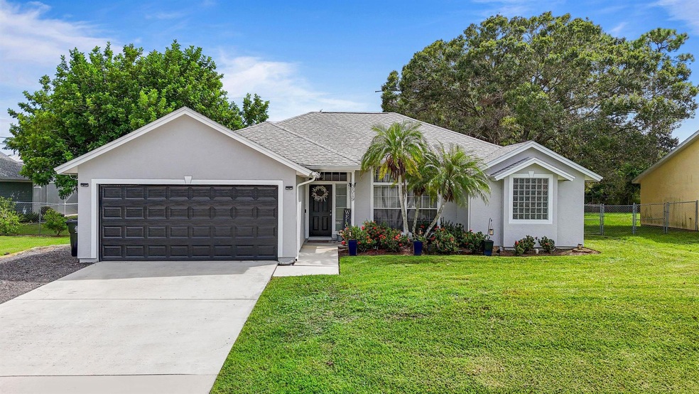 3519 SE Hyde Cir, Port Saint Lucie, FL 34984 - photo 1