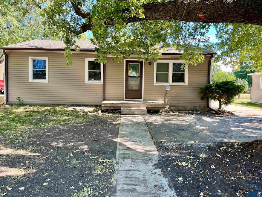 1201 Seneca St, Storm Lake, IA 50588 - photo 1