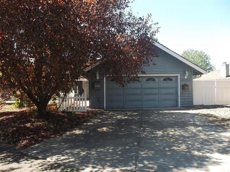 2402 Pinebrook Cir, Medford, OR 97504 - photo 1