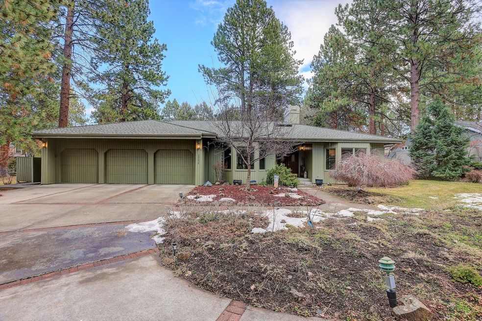 60658 Thunderbird, Bend, OR 97702 - photo 1