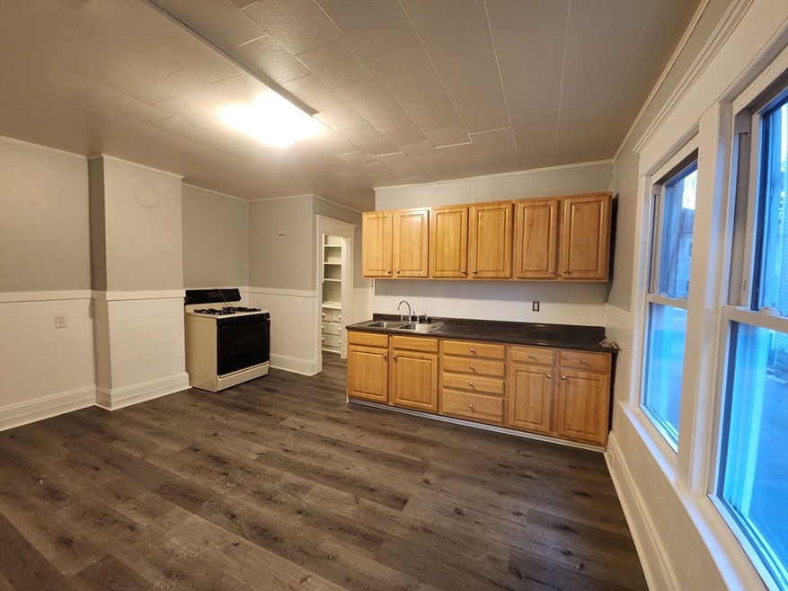 1196 Grattan St unit 1L, Chicopee, MA 01013 - photo 1