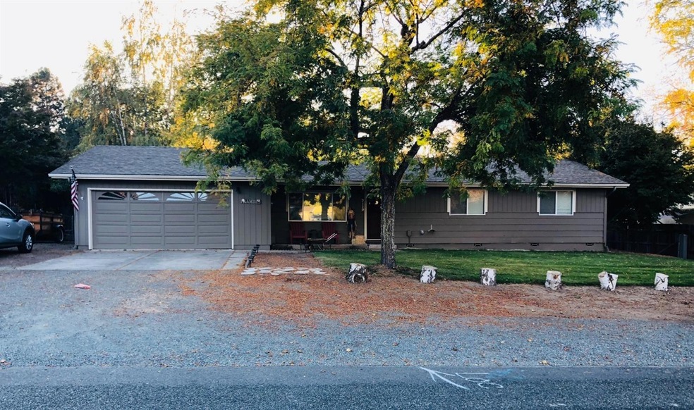 2110 Mayfield Dr, Grants Pass, OR 97527 - photo 1