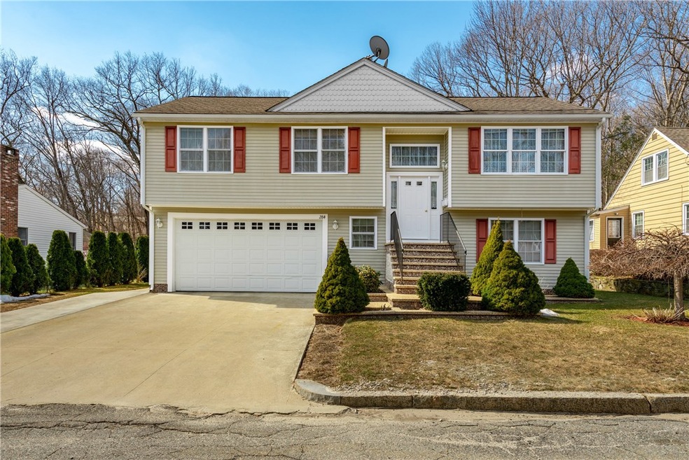 284 8th Ave, Woonsocket, RI 02895 - photo 1