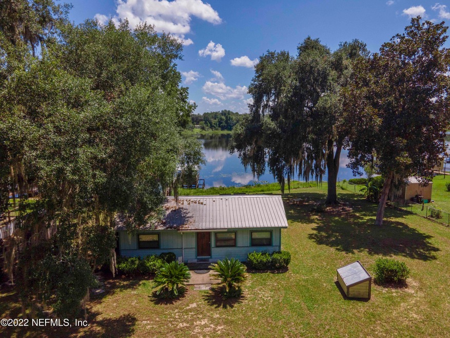 808 Lake Shore Ter, Interlachen, FL