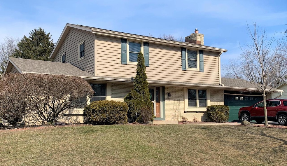 1818 Ruben Dr, Waukesha, WI 53186 - photo 1