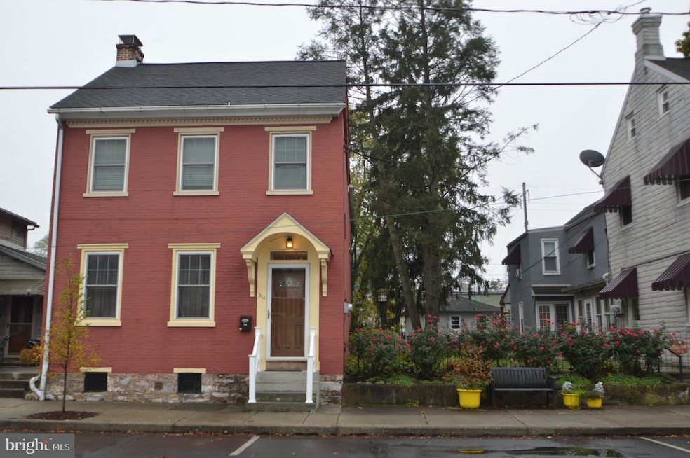314 E Main St, Mount Joy, PA 17552 - photo 1