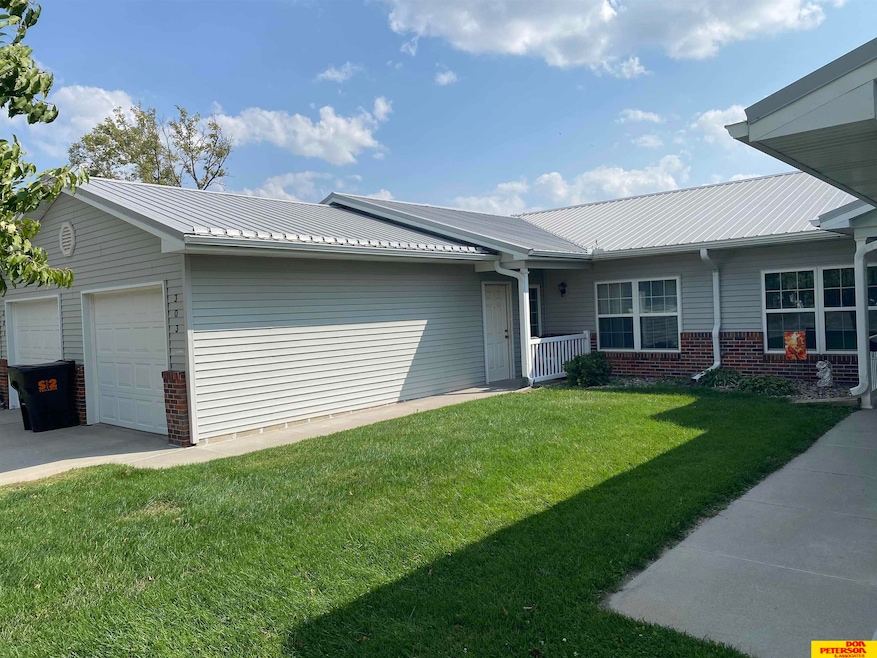 301 W Pine St, West Point, NE 68788 - photo 1