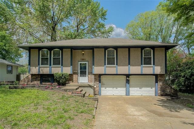 806 NW North Summit Cir, Blue Springs, MO 64015 - photo 1