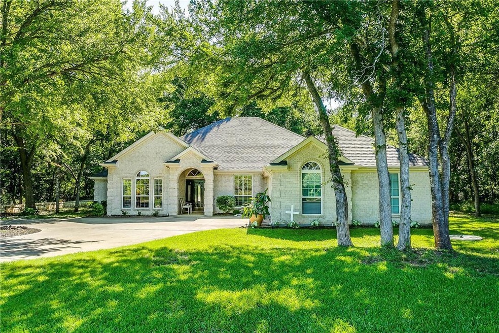 12011 Trailwood Dr, Whitney, TX 76692 - photo 1