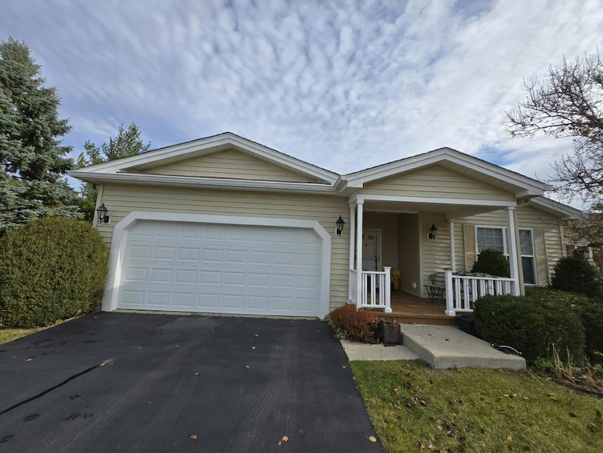 235 Rodeo Dr unit 2208, Grayslake, IL 60030 - photo 1