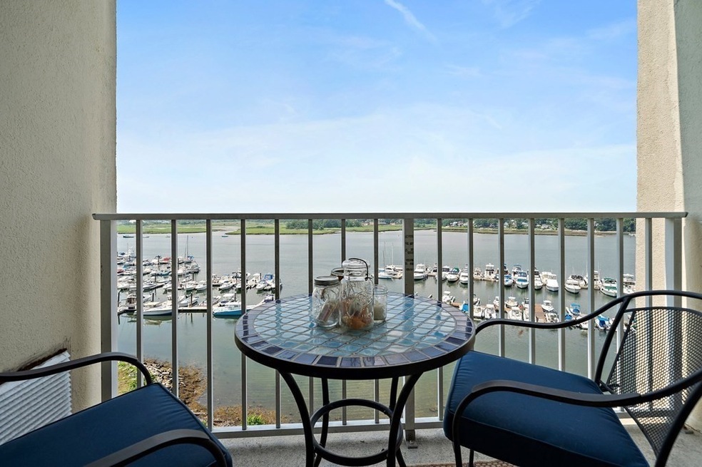 Captain Cove's Condominiums unit 812, Quincy, MA 02169 - photo 1