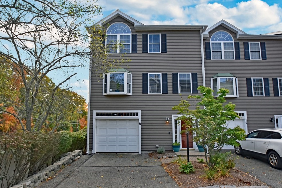 600 Trapelo Rd unit 18, Waltham, MA 02452 - photo 1