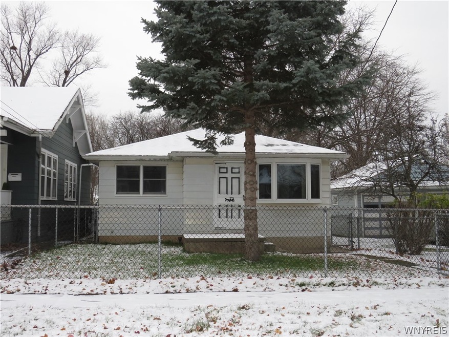 1352 Maple Ave, Niagara Falls, NY 14305 - photo 1