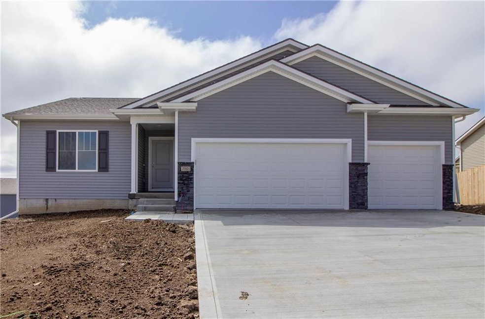 2501 N 7th Ave E, Newton, IA 50208 - photo 1