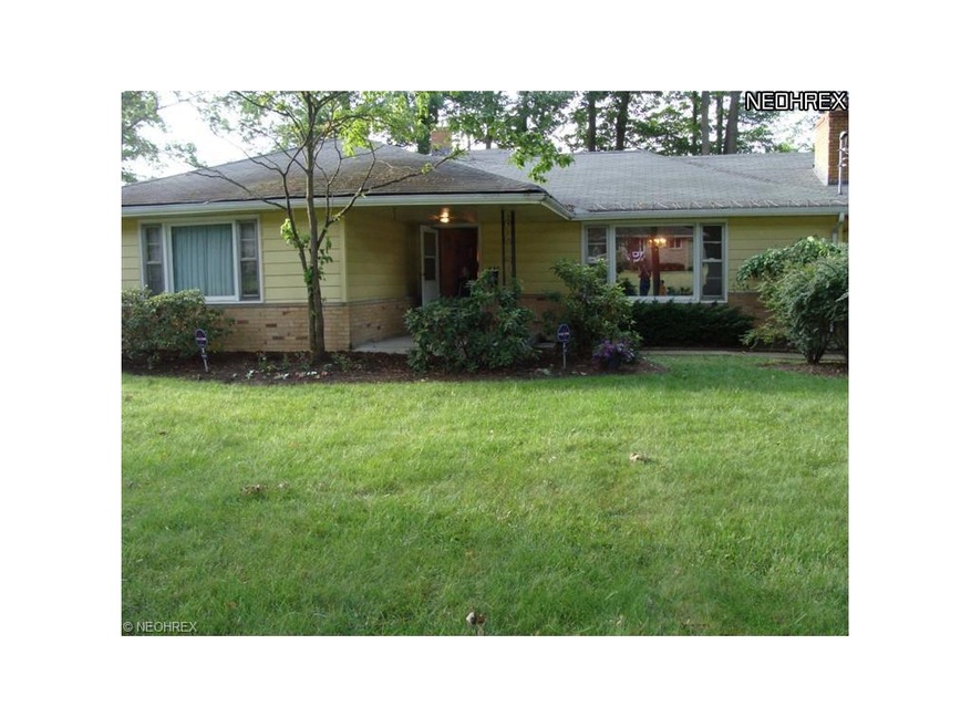 Lots of space in this 4-5 bedroom home! Large Livi